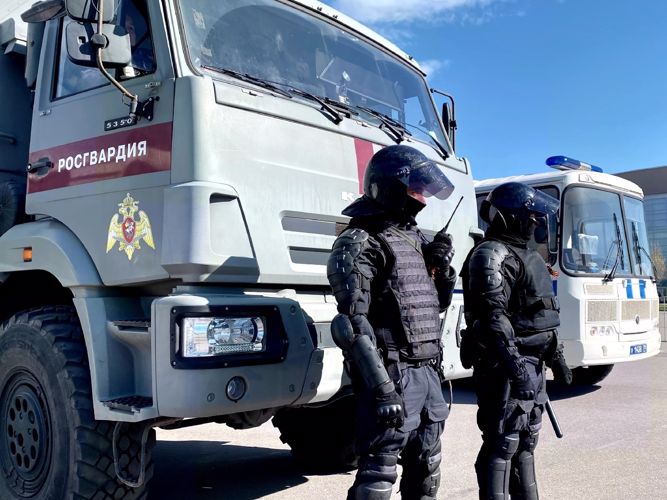 В Санкт-Петербурге подразделения Росгвардии обеспечили правопорядок во время футбольного матча "Зенит" - "Спартак"