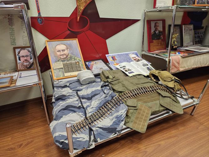 В СОБР «Гранит» состоялась церемония открытия бюста Героя России Владимира Усачёва