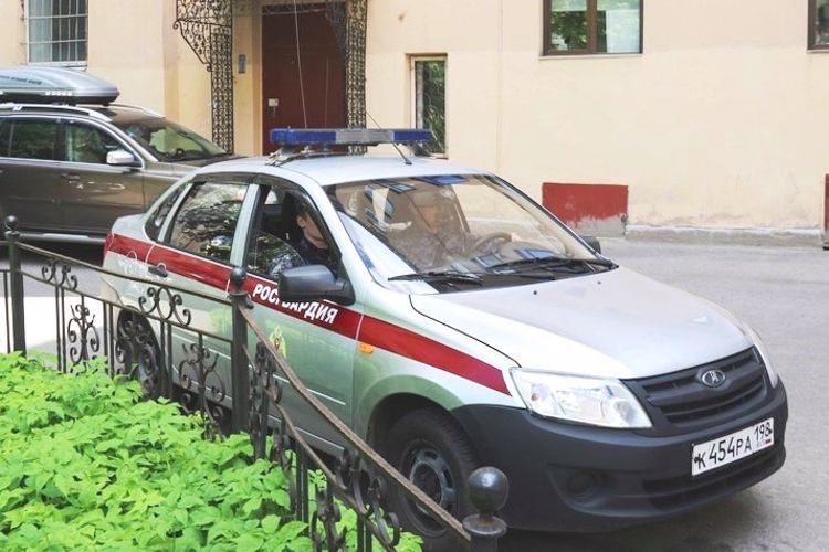 В Красногвардейском районе росгвардейцы задержали подозреваемого в краже товаров из гипермаркета