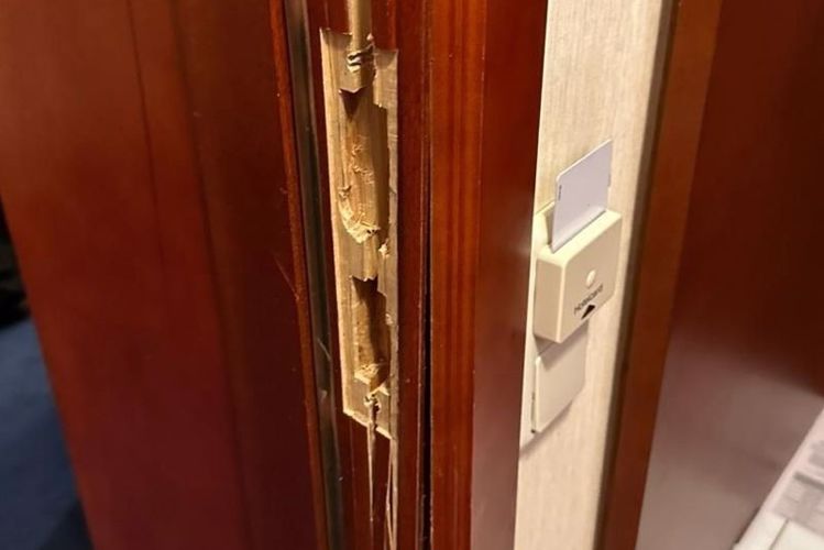 В центре Петербурга росгвардейцы задержали агрессивного постояльца отеля