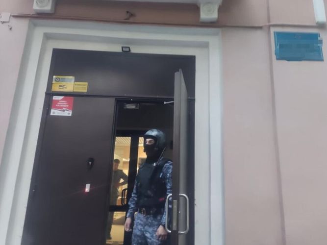 В Выборгском районе Петербурга наряд Росгвардии задержал гражданина, проникшего в учебное заведение