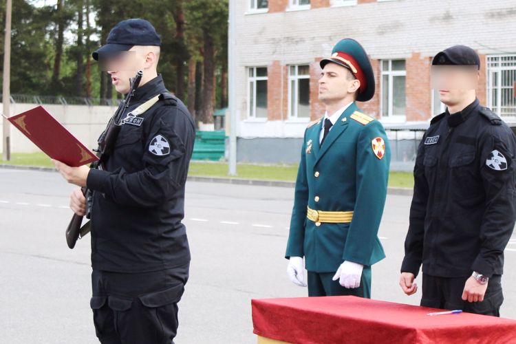 Сотрудники ОМОН приняли присягу в Центре подготовки личного состава Северо-Западного округа Росгвардии