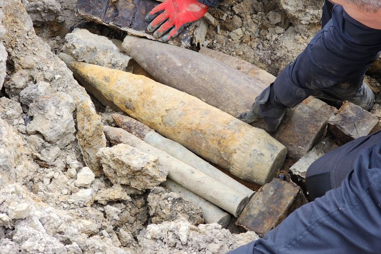 Взрывотехники ОМОН Росгвардии уничтожили на полигоне боеприпасы времён войны, обнаруженные на территории Петербурга и Ленобласти
