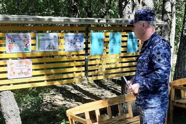 В Курортном районе сотрудники Росгвардии проверили готовность оздоровительных лагерей к приему детей