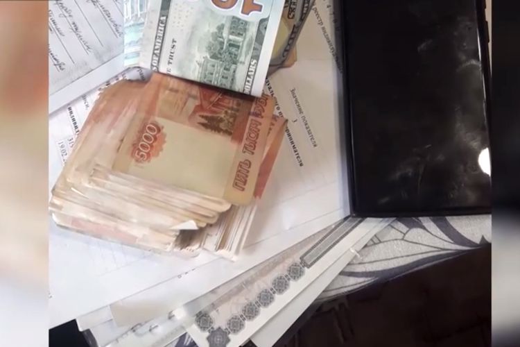 В Санкт-Петербурге при силовой поддержке СОБР Росгвардии задержаны подозреваемые в совершении серии краж