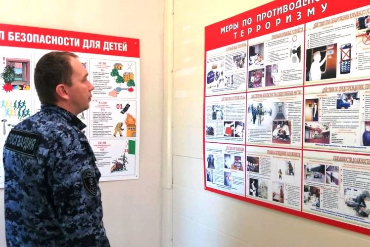 В Курортном районе сотрудники Росгвардии проверили готовность оздоровительных лагерей к приему детей