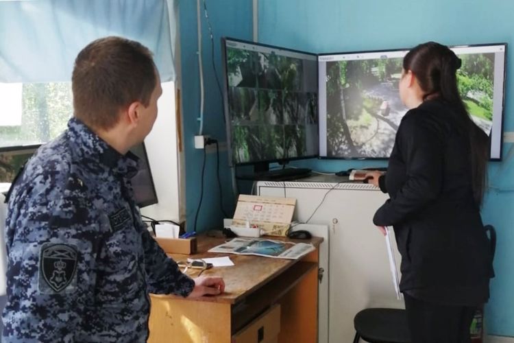 В Курортном районе сотрудники Росгвардии проверили готовность оздоровительных лагерей к приему детей