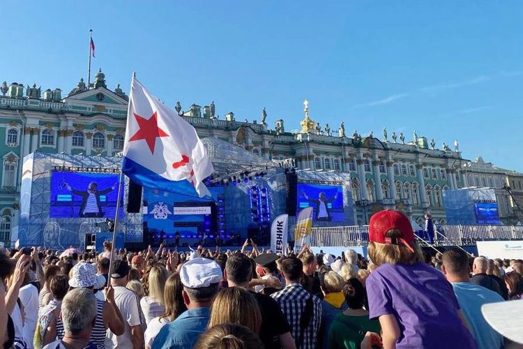 В Санкт-Петербурге подразделения Росгвардии обеспечили безопасность во время празднования Дня военно-морского флота России