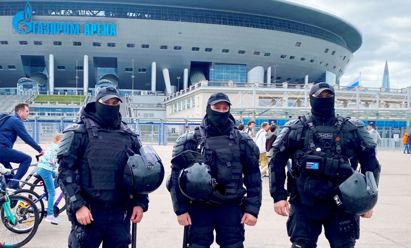 В Санкт-Петербурге сотрудники и военнослужащие Росгвардии обеспечили правопорядок во время матча "Зенит"-"Фенербахче"