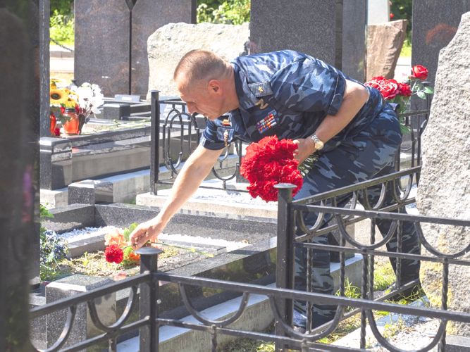Сотрудники ОМОН "Бастион" почтили память погибших товарищей
