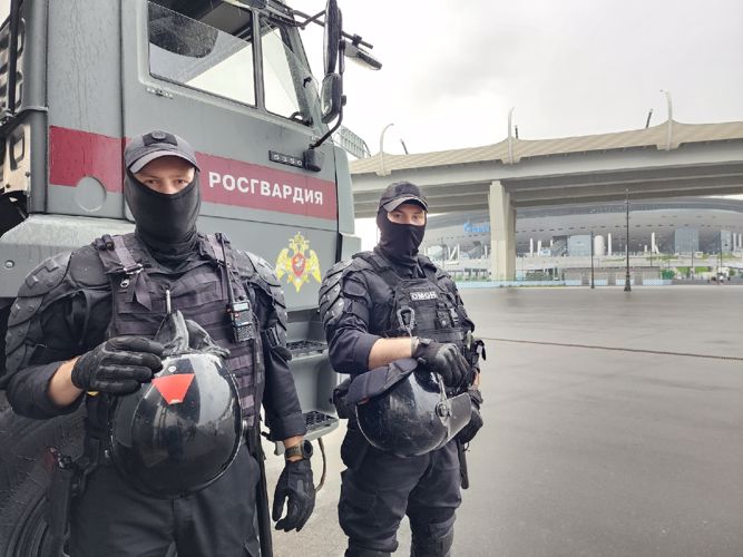 Подразделения Росгвардии обеспечили правопорядок во время футбольного матча "Зенит" - "Нефтчи"