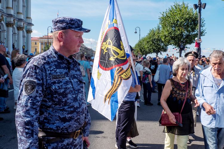 В Санкт-Петербурге подразделения Росгвардии обеспечили безопасность во время празднования Дня военно-морского флота России