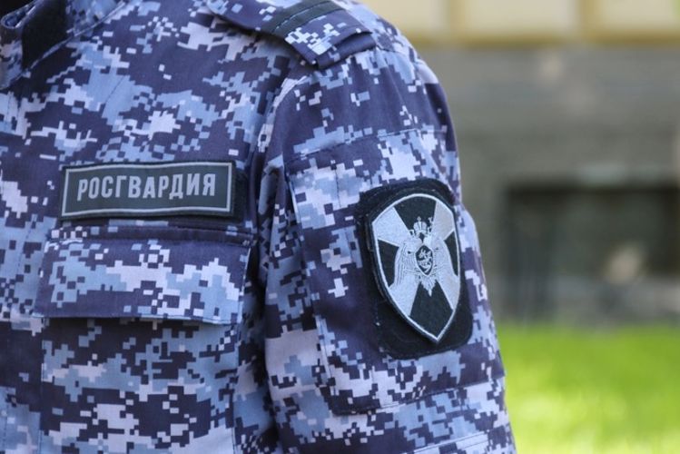 В Петроградском районе наряд Росгвардии задержал жителя города Волхова, находящегося в федеральном розыске