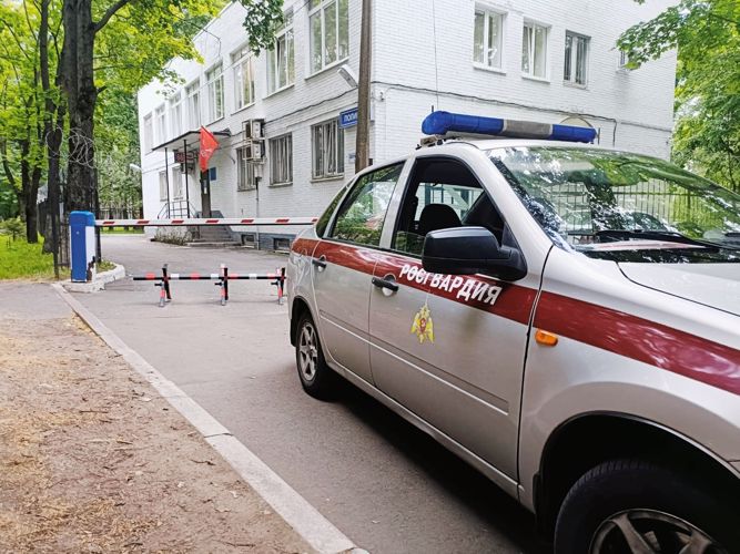 В Красногвардейском районе наряд Росгвардии задержал рецидивиста, похитившего товары из строительного магазина