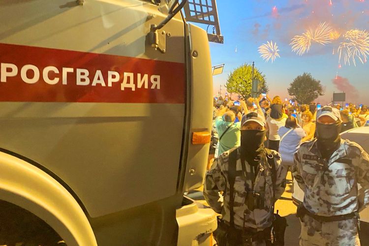 В Санкт-Петербурге подразделения Росгвардии обеспечили безопасность во время празднования Дня военно-морского флота России