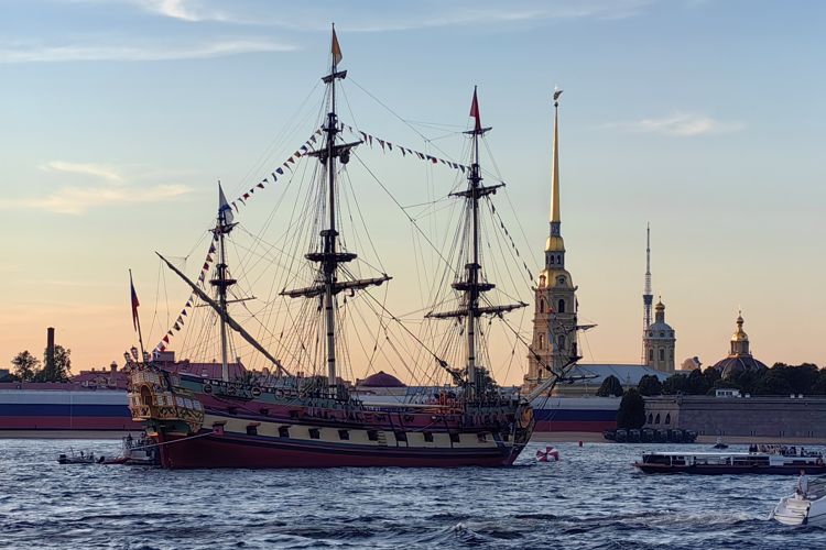 В Санкт-Петербурге подразделения Росгвардии обеспечили безопасность во время празднования Дня военно-морского флота России