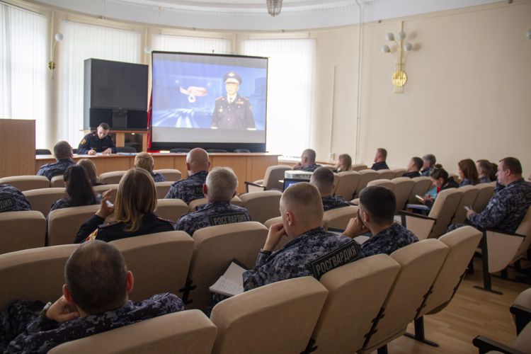 В подразделениях вневедомственной охраны Санкт-Петербурга и Ленинградской области начался летний период подготовки личного состава