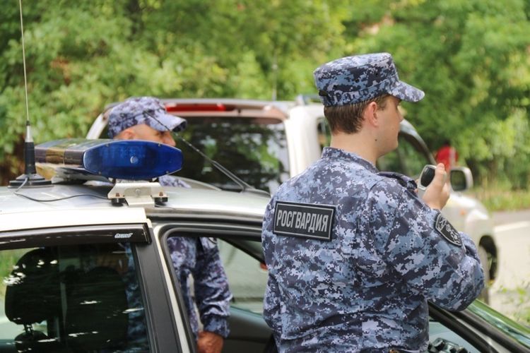 В Красногвардейском районе наряд вневедомственной охраны задержал злоумышленника, проникшего ночью в магазин