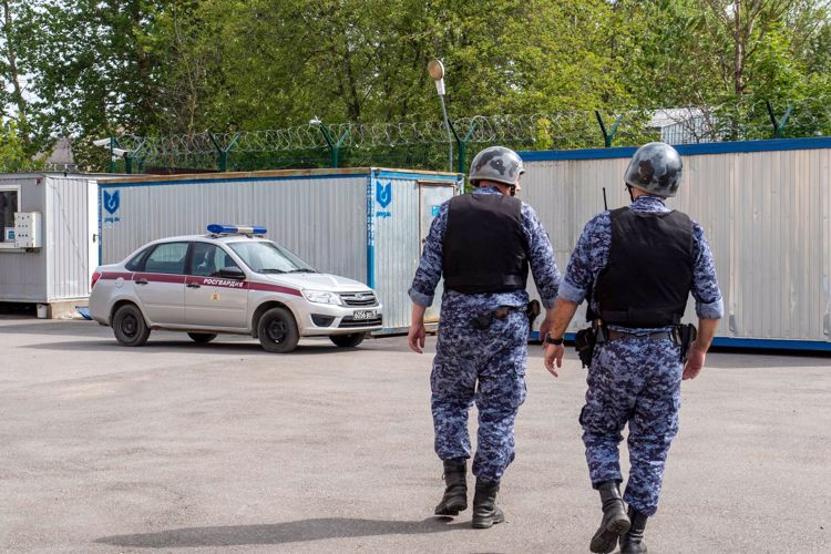 В Московском районе сотрудники Росгвардии задержали гражданина, совершившего кражу в магазине