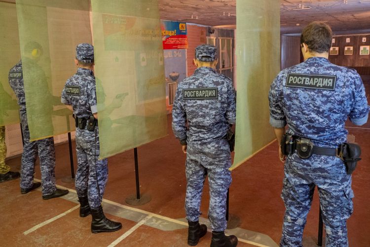 В Управлении вневедомственной охраны ВНГ России по г.Санкт-Петербургу и Ленинградской области прошел чемпионат по стрельбе