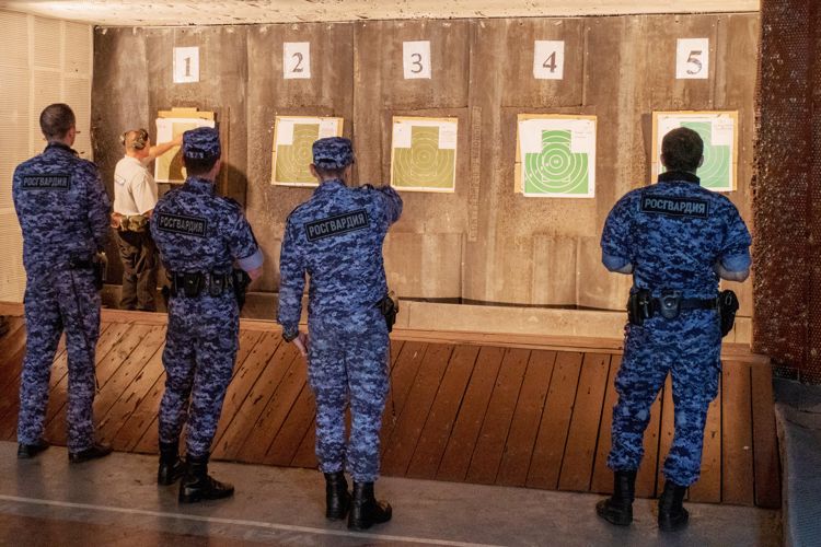 В Управлении вневедомственной охраны ВНГ России по г.Санкт-Петербургу и Ленинградской области прошел чемпионат по стрельбе