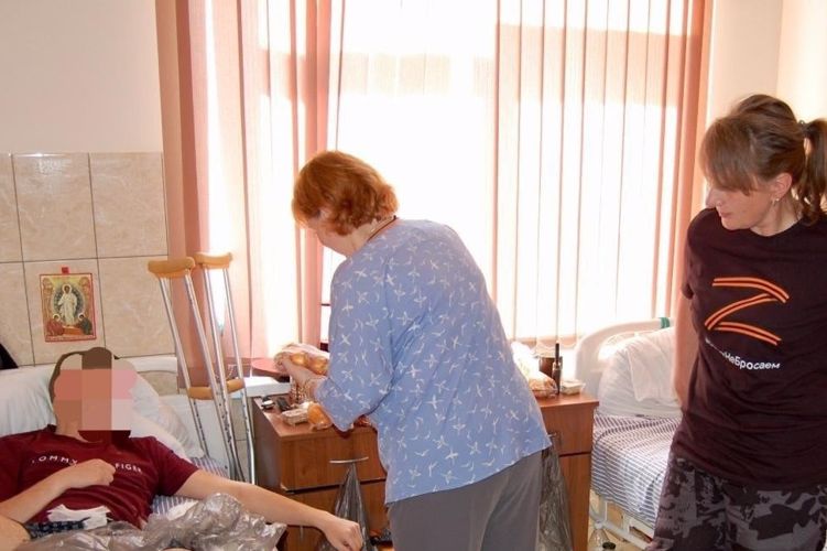 Ветераны транспортного ОМОН «Балтика» Росгвардии навестили в госпитале раненых участников специальной военной операции