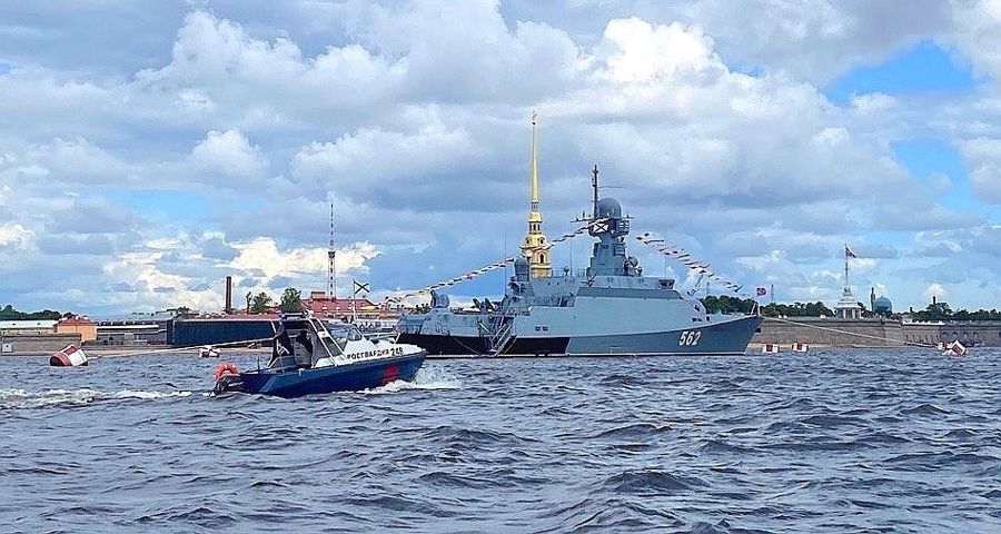 В Санкт-Петербурге подразделения Росгвардии обеспечили безопасность во время празднования Дня военно-морского флота России