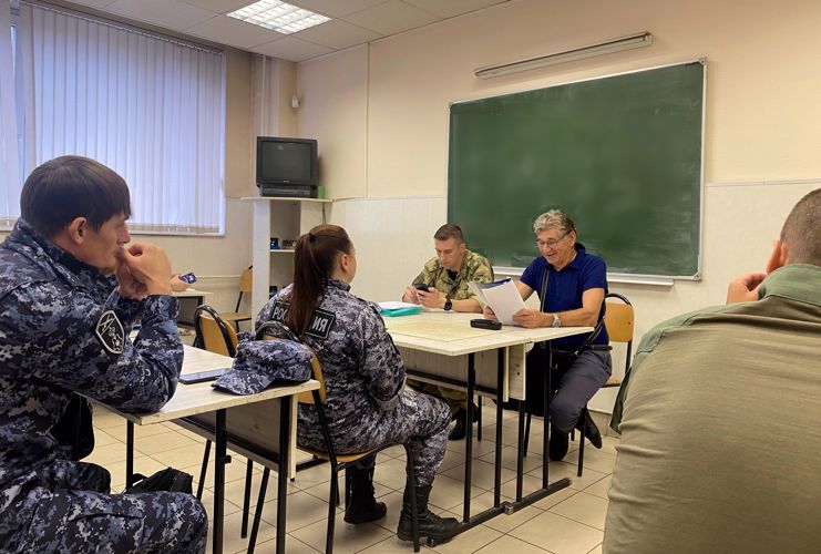 В ГУ Росгвардии прошли учебные сборы с внештатными инструкторами по боевым приемам и приемам боевого самбо