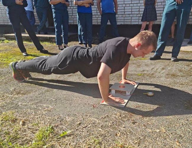 В Киришском районе сотрудники Росгвардии приняли участие в товарищеской эстафете