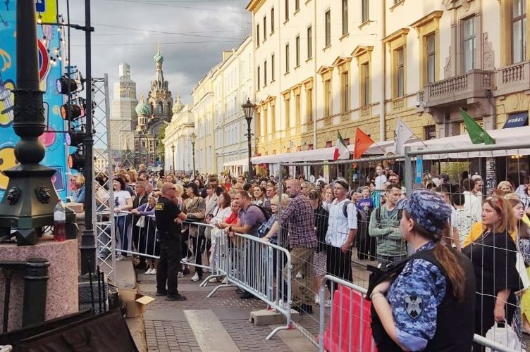 В Центральном районе сотрудники Росгвардии приняли участие в обеспечении правопорядка при проведении музыкального фестиваля