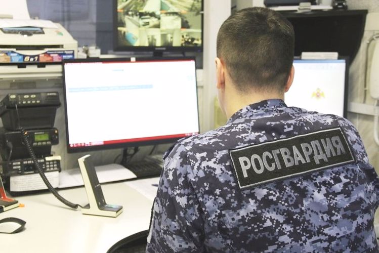 В Приморском районе наряд вневедомственной охраны задержал правонарушителя, похитившего одежду из магазина