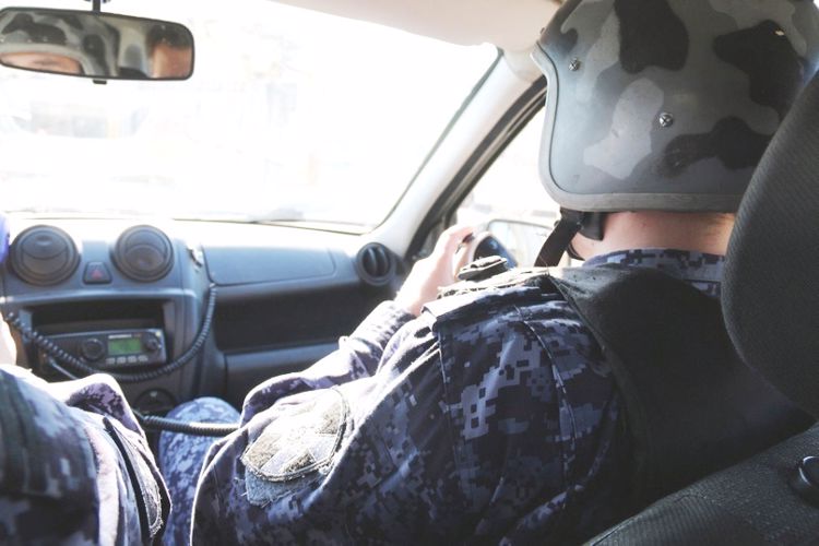 В Павловске наряд вневедомственной охраны задержал злоумышленника, похитившего товары и оказавшего сопротивление персоналу магазина