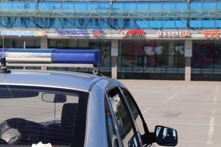В Выборгском районе наряд Росгвардии задержал агрессивного посетителя торгового центра, вооруженного ножом