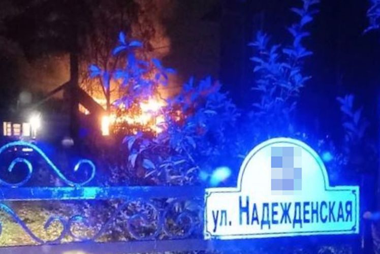 В Вырице сотрудники Росгвардии оказали помощь гражданам во время пожара в частном доме