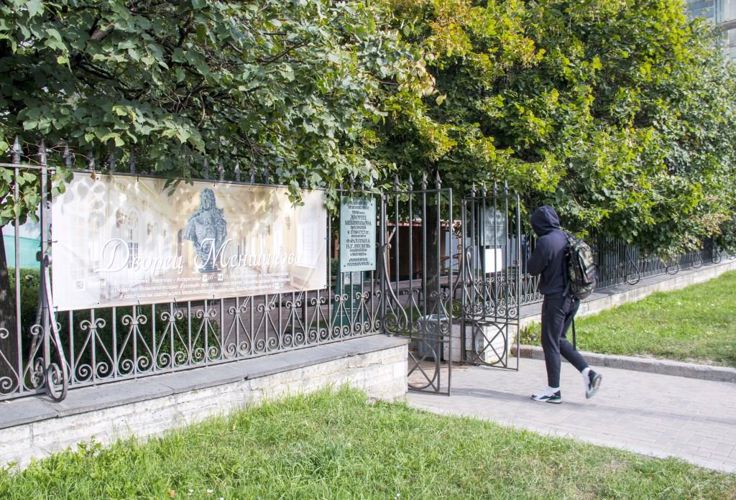 Сотрудники ГУ Росгвардии провели занятия по нейтрализации вооруженного преступника и освобождению заложников