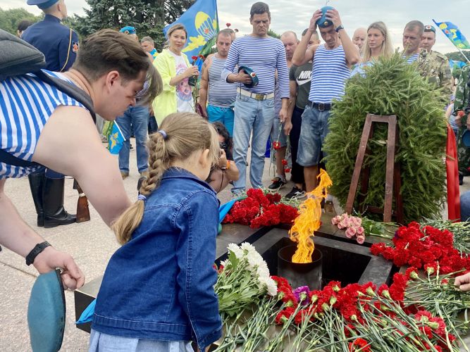 В Санкт-Петербурге сотрудники Росгвардии приняли участие в обеспечении правопорядка в День ВДВ