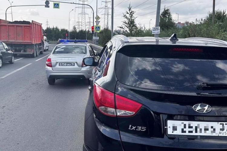 В Красногвардейском районе наряд вневедомственной охраны задержал женщину-водителя, пытавшуюся скрыться с места ДТП