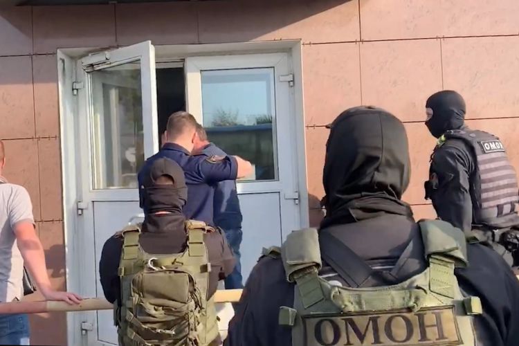 Во Всеволожском районе сотрудники ОМОН Росгвардии обеспечивают проведение мероприятий по противодействию преступности мигрантов