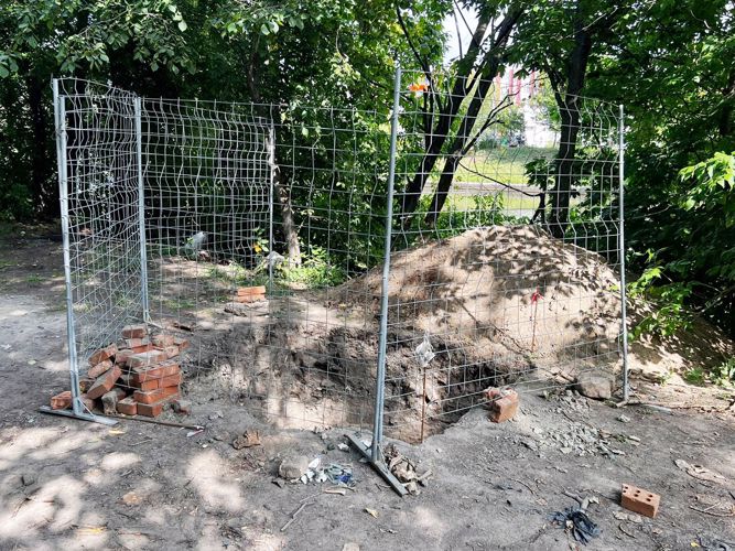 В Петербурге наряд Росгвардии задержал правонарушителя, похитившего предметы XVIII века из раскопов на Охтинском мысу