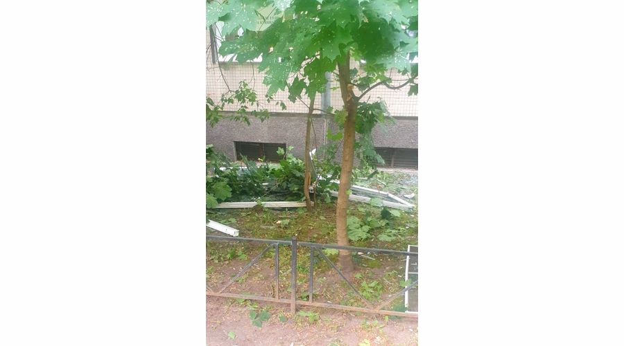 В Калининском районе наряд Росгвардии оперативно прибыл к дому, в квартире которого сработало пиротехническое изделие