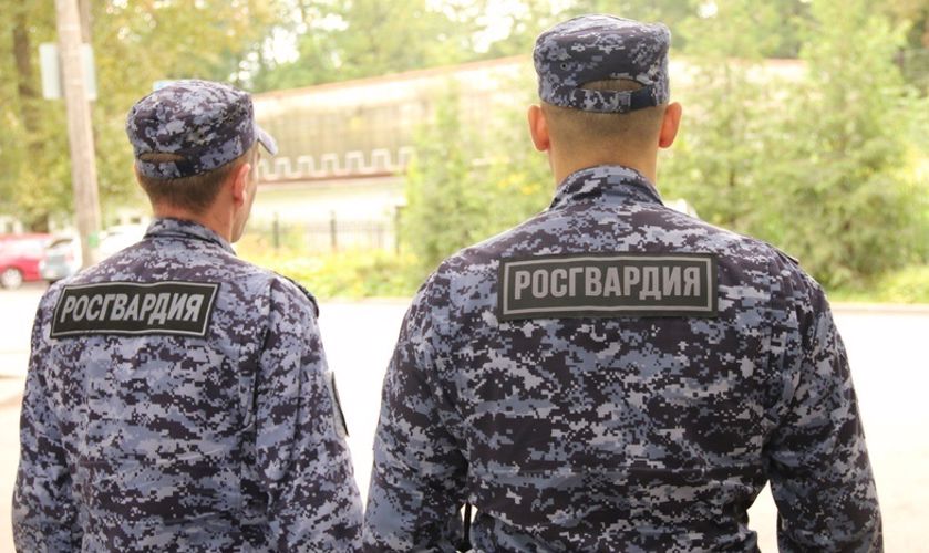 В Красногвардейском районе наряд вневедомственной охраны задержал подозреваемого в нанесении побоев несовершеннолетнему