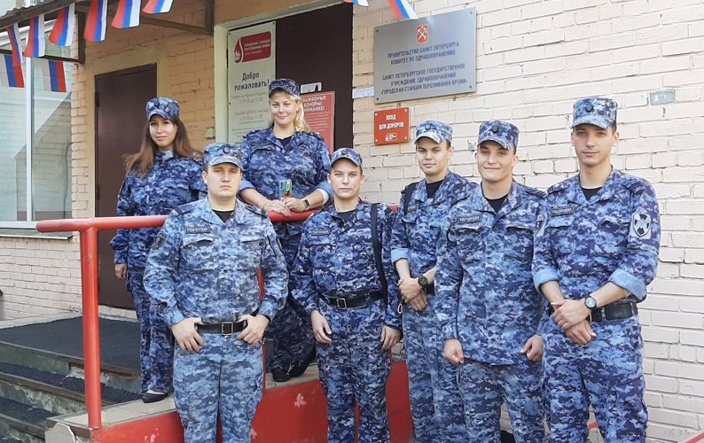 В Санкт-Петербурге сотрудники Росгвардии сдали кровь для пациентов городских больниц