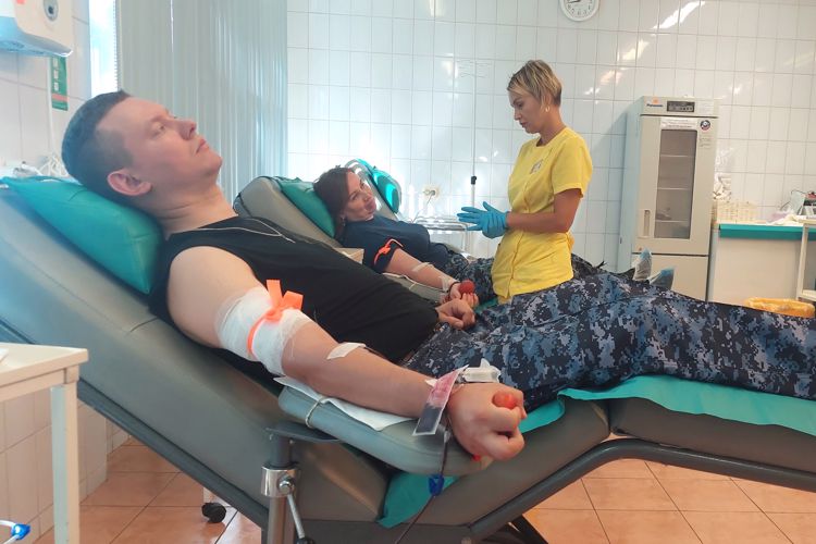 Сотрудники вневедомственной охраны Выборгского района сдали кровь для пациентов петербургских больниц