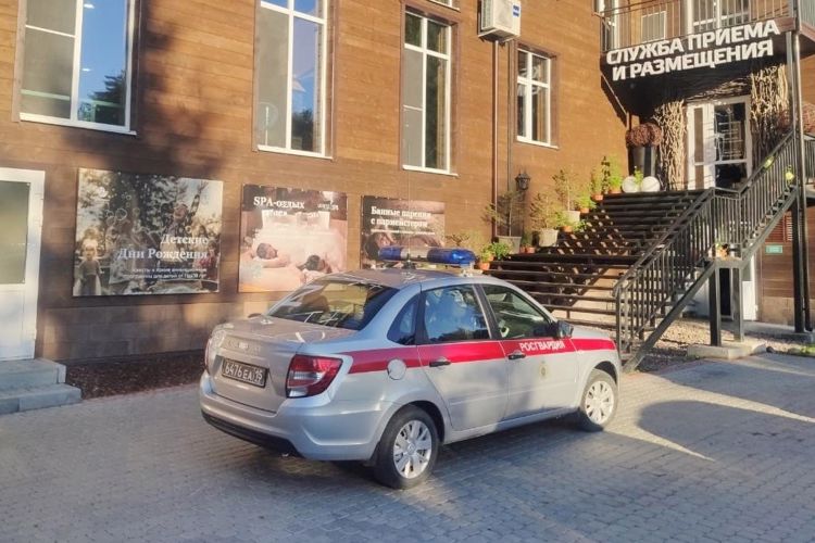 В Приозерском районе наряд вневедомственной охраны задержал хулигана, повредившего имущество базы отдыха