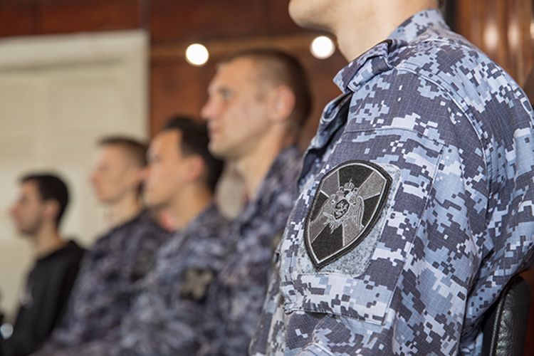 Представители Росгвардии совместно с воспитанниками клуба «Самбист» посетили музей истории города Волхова