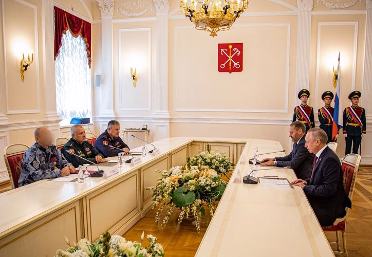 Орденом Мужества награжден росгвардеец, задержавший вооруженного преступника в Санкт-Петербурге