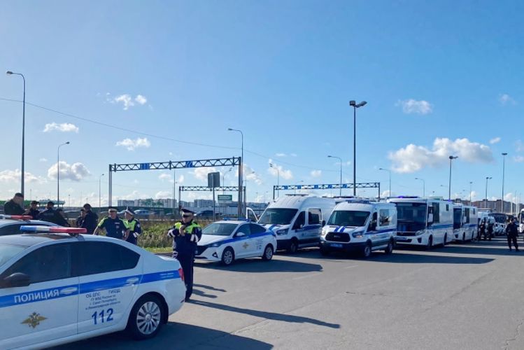 Сотрудники ОМОН Росгвардии обеспечили проведение рейда по проверке соблюдения миграционного законодательства