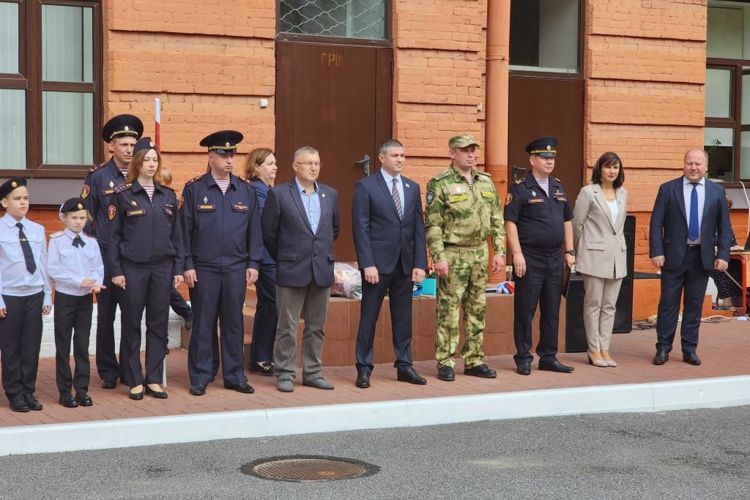 В Санкт-Петербурге сотрудники ГУ Росгвардии приняли участие в торжественном открытии кадетского класса Росгвардии