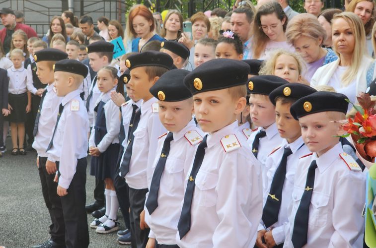В Санкт-Петербурге сотрудники ГУ Росгвардии приняли участие в торжественном открытии кадетского класса Росгвардии