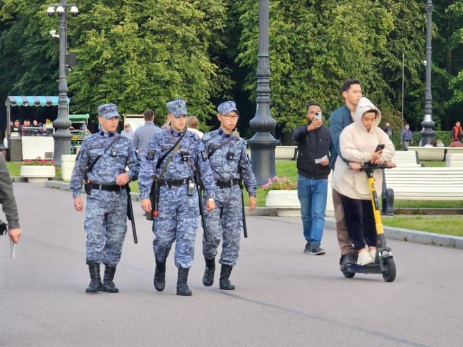 Сотрудники и военнослужащие Росгвардии обеспечили правопорядок во время международного футбольного матча "Зенит" - "Сепахан"
